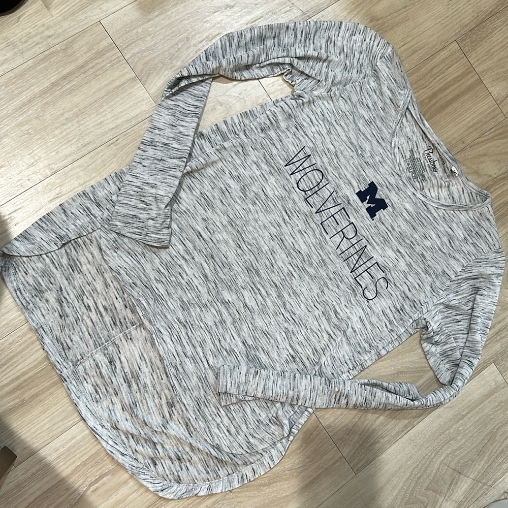Michigan long sleeve size medium